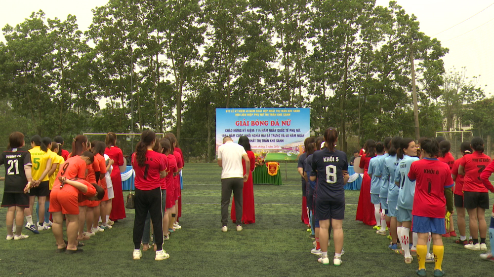 Giải bóng đá nữ 5 người thị trấn Khe Sanh